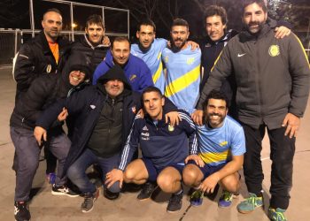 Social Lux y Regatas regalaron un partidón en Veteranos