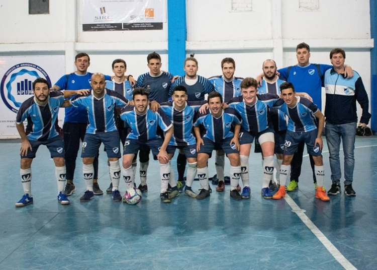 Banco goleó a Libertad y se subió a la cima del torneo