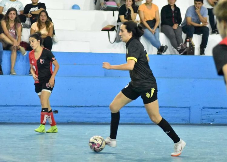 Estefanía Santamaría: “Para que el futsal femenino progrese hay que imponerlo desde que son nenas”