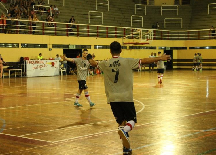 Provincial ganó y sigue siendo líder