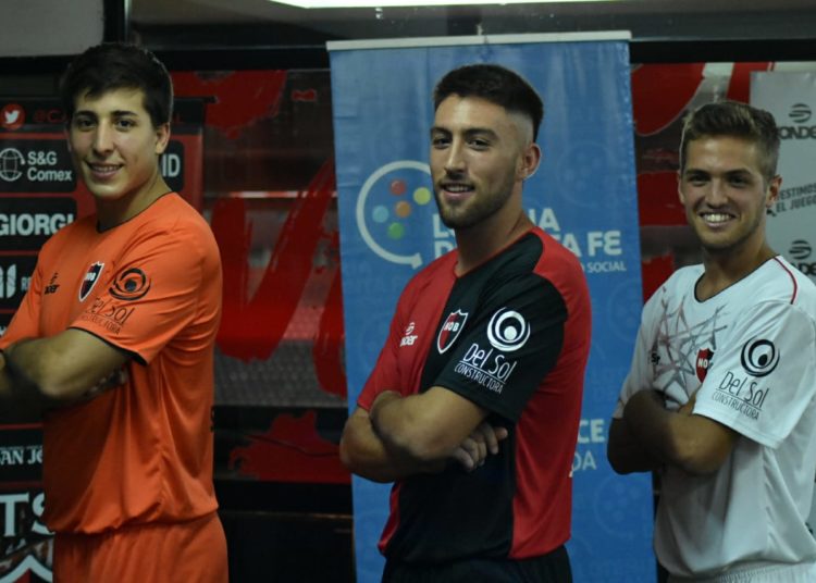 Newell’s presentó la nueva indumentaria para la próxima temporada de AFA