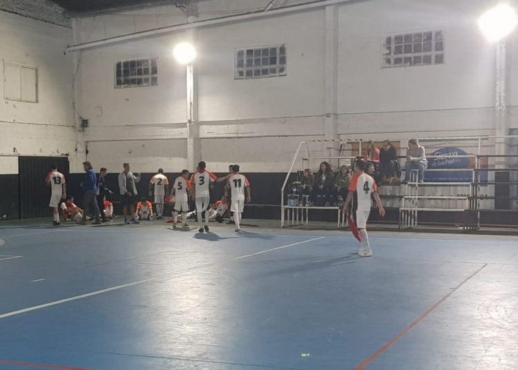 UNLAM venció a Regatas y avanza a la siguiente ronda