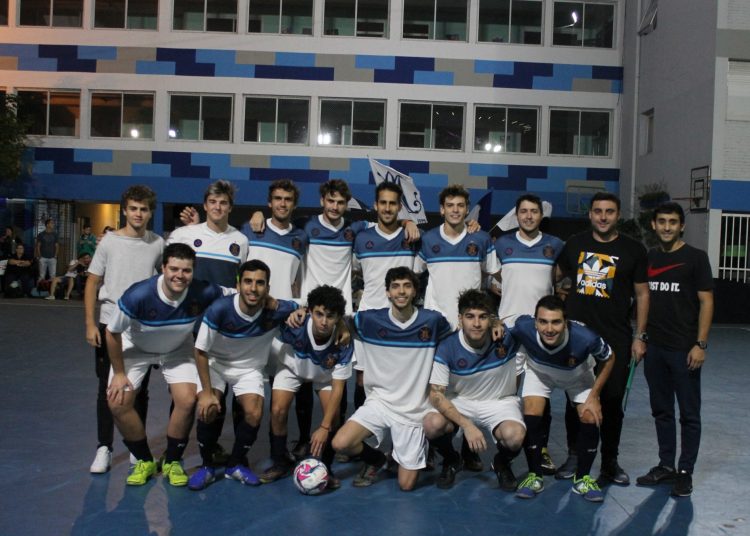 Maristas se hizo fuerte como local y venció a 1° de Mayo