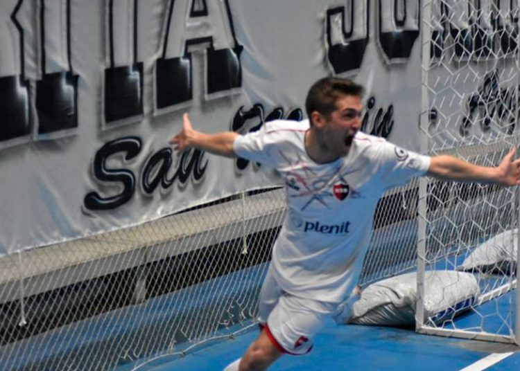 Newell´s derrotó a Chacarita y llegó a los puestos de ascenso directo