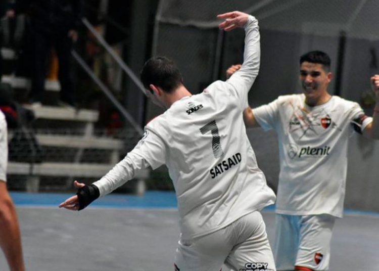 Newell´s derrotó a Chacarita y llegó a los puestos de ascenso directo