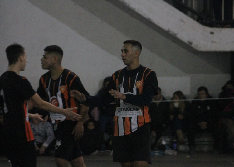 Latinoamérica superó a Social Lux y es puntero del torneo