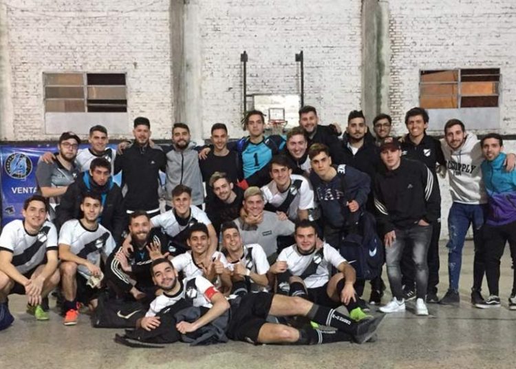 Río Negro goleó a ACJ y se subió a lo más alto de la tabla