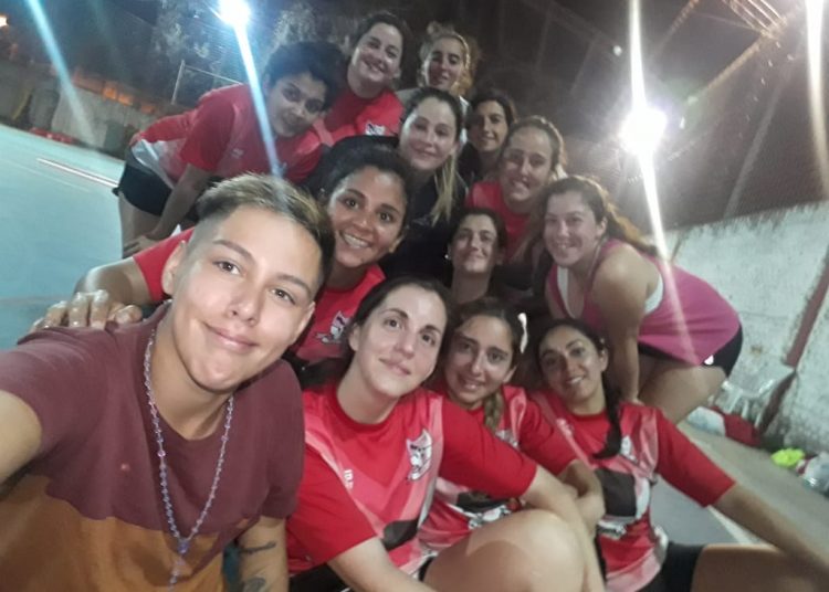 Teléfonos dio el golpe y derrotó a Social Lux