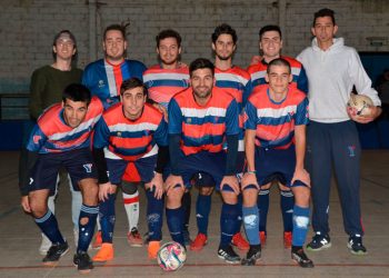 Jugando y trabajando para conseguir una plaza en la Primera B 2020