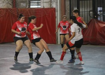 Las chicas de Teléfonos vencieron a Nueva Aurora