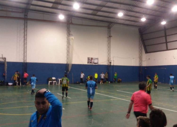 Parque Field le ganó a Libertad en un duelo lleno de polémicas