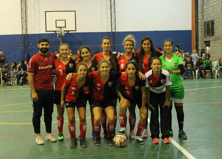 Newell’s venció a Libertad y continúa en lo más alto del torneo