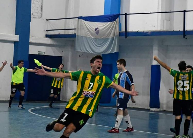 Parque Field cerró el año con una victoria pero quedó otra vez en la puerta del ascenso