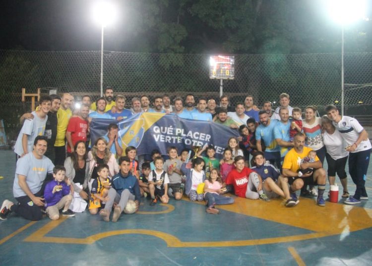 Regatas tuvo su fiesta de campeón