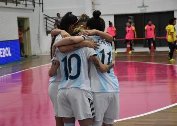 Argentina debutó con goleada