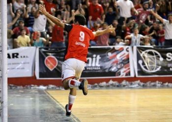 Newell´s derrotó a GEVS por 2 a 1 en la final de ida por el ascenso