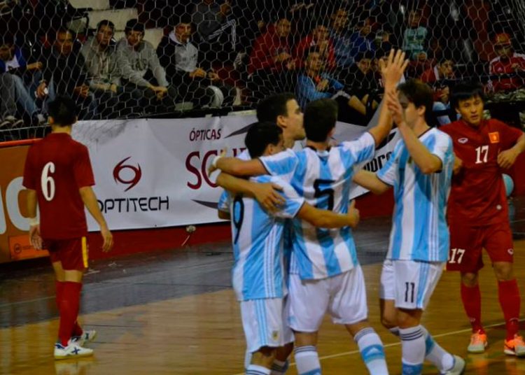 La selección argentina superó a Vietnam en el primer amistoso