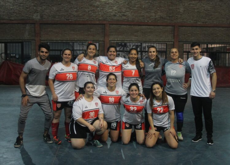 El plantel femenino de Nueva Aurora