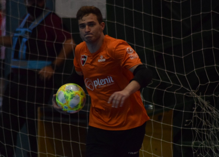 Pezzenati renovó contrato luego del ascenso a Primera. Fotografía: @FutsalNewells