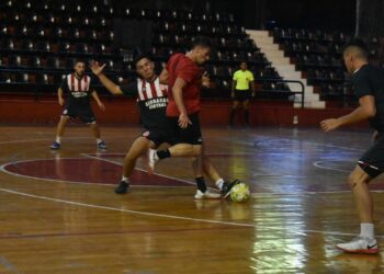 Barracas Central de visita por Rosario