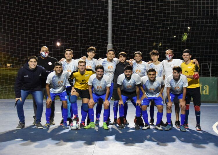 Doble debut y empate entre Universitario y UGR