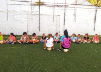 Brenda Simbrón: “Le ponen mucha energía a todas las actividades y se divierten entre amigas”