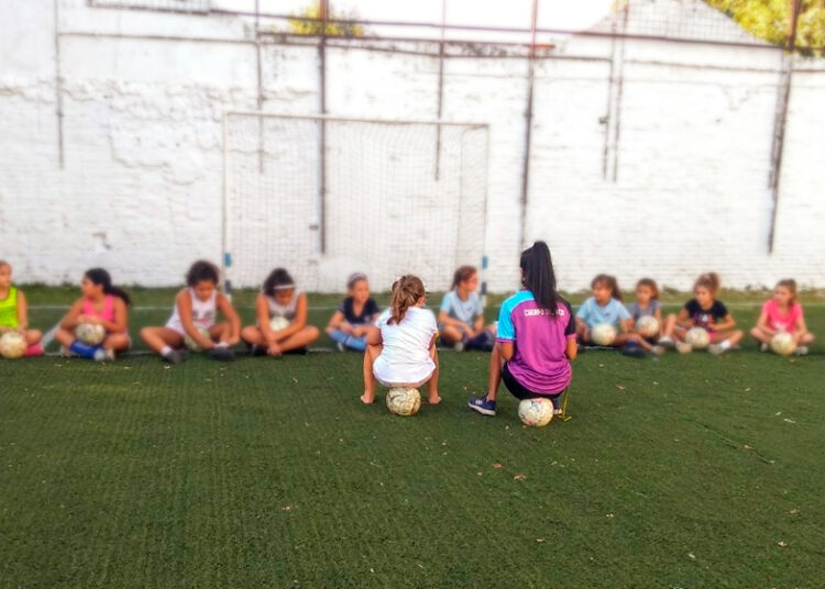 Brenda Simbrón: “Le ponen mucha energía a todas las actividades y se divierten entre amigas”