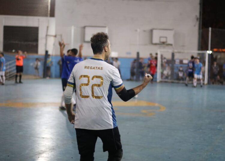 Regatas venció a Tiro Suizo y es uno de los punteros