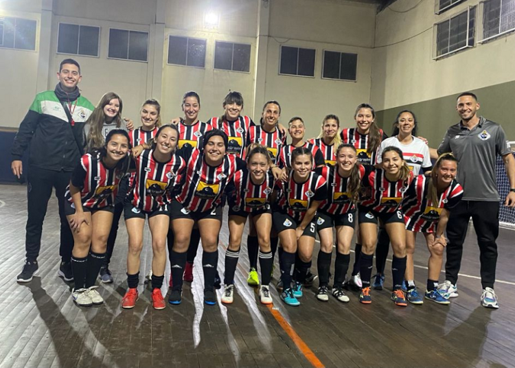 Sirio goleó a Latinoamérica y es el único líder