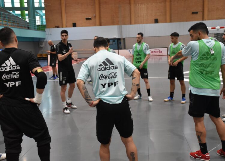 Argentina jugará un triangular con España y Uzbekistán en Málaga