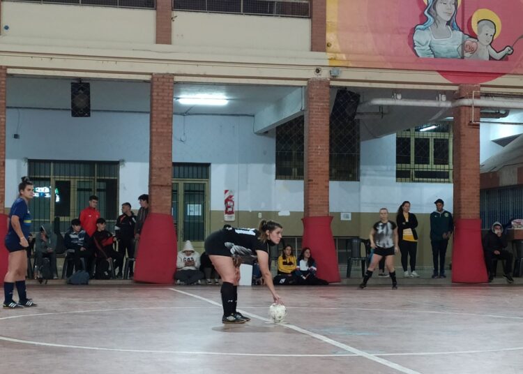 Regatas fue más que Sagrado B y se mantiene en el pelotón de arriba