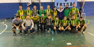 Parque Field dio vuelta el resultado y venció a El Luchador