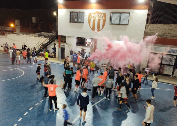 Nueva Aurora ganó y logró la permanencia en primera