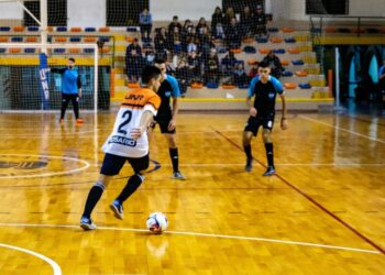 Universidad goleó a Sportivo Rosario y se mantiene como líder invicto
