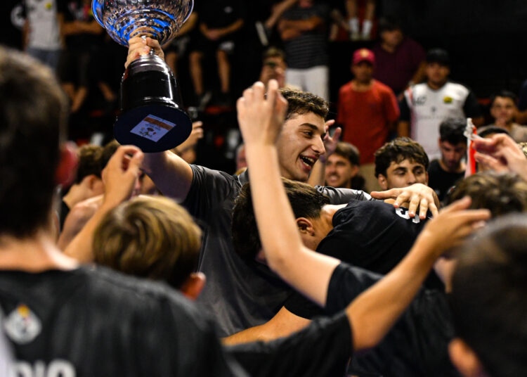 ¡Sirio goleó y obtuvo el primer título de su historia!